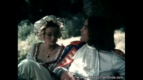 Развратная герцогиня в лесу трахается со смелым мушкетером